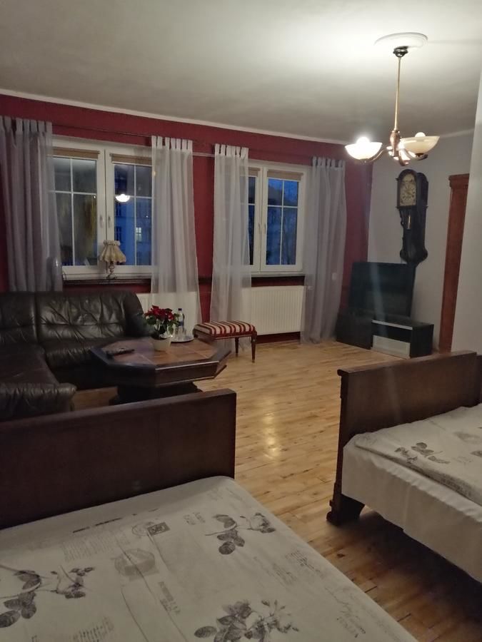 Отели типа «постель и завтрак» Zajazd pod Różą Зелёна-Гура